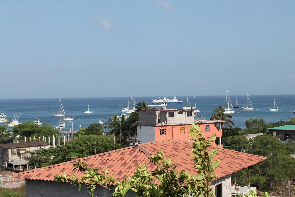 Dolphin House Hotel Puerto Baquerizo Moreno Bagian luar foto