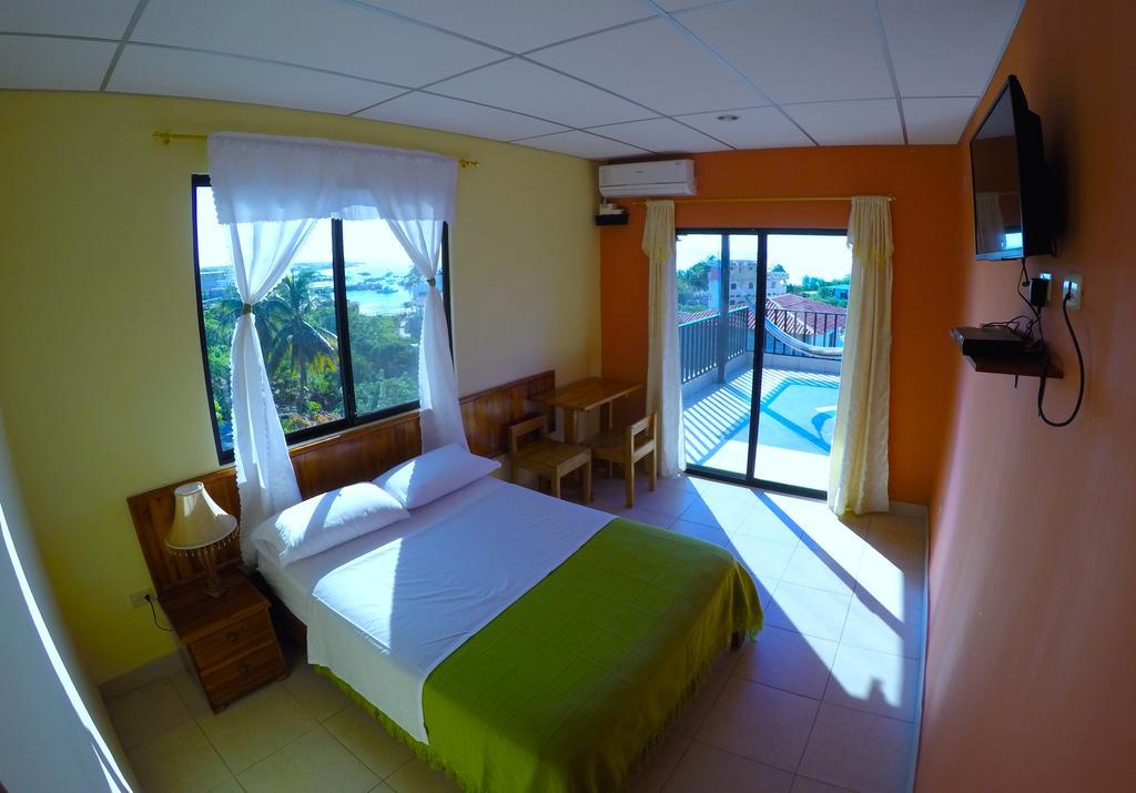 Dolphin House Hotel Puerto Baquerizo Moreno Bagian luar foto